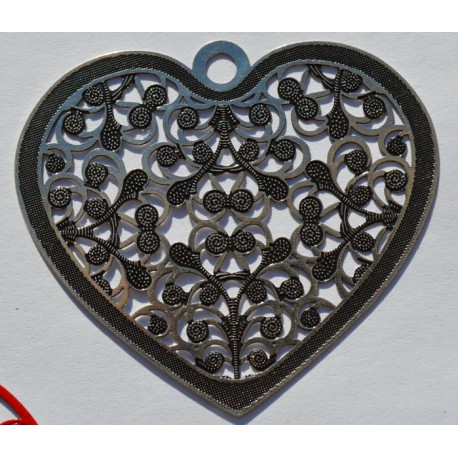 Grille métallique coeur à arabesques 55 x 50 mm