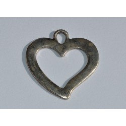 Coeur évidé argenté antique 27 mm